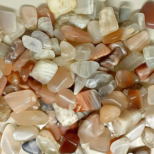 Moonstone Crystal Meaning